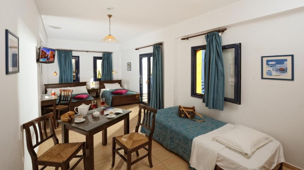 ماليا Aegean Sky Hotel-Suites الغرفة الصورة